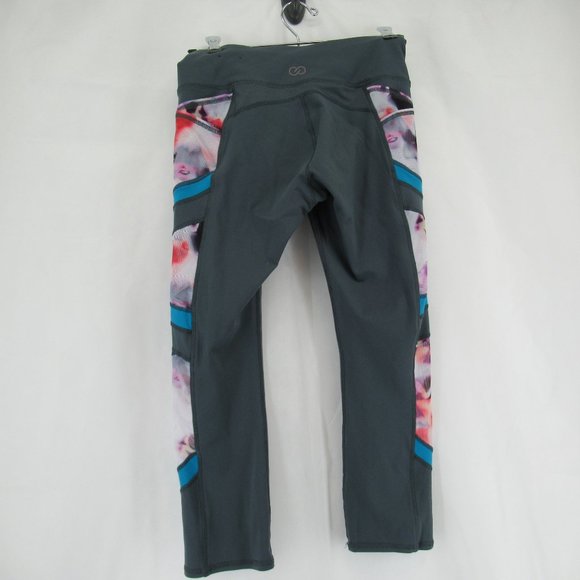 CALIA by Carrie Underwood Gray Capris w/ Pockets - Picture 14 of 14
